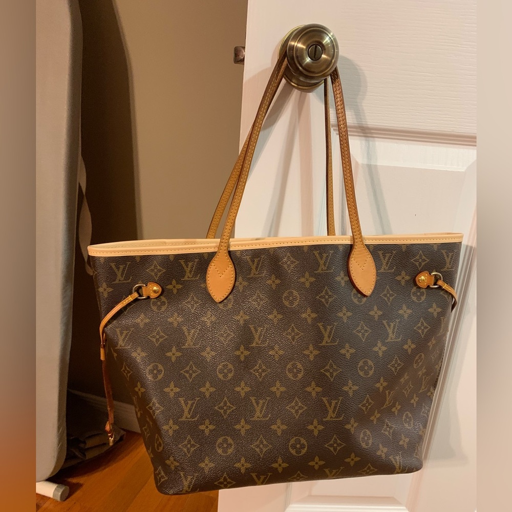 Authentic Louis Vuitton Neverfull MM